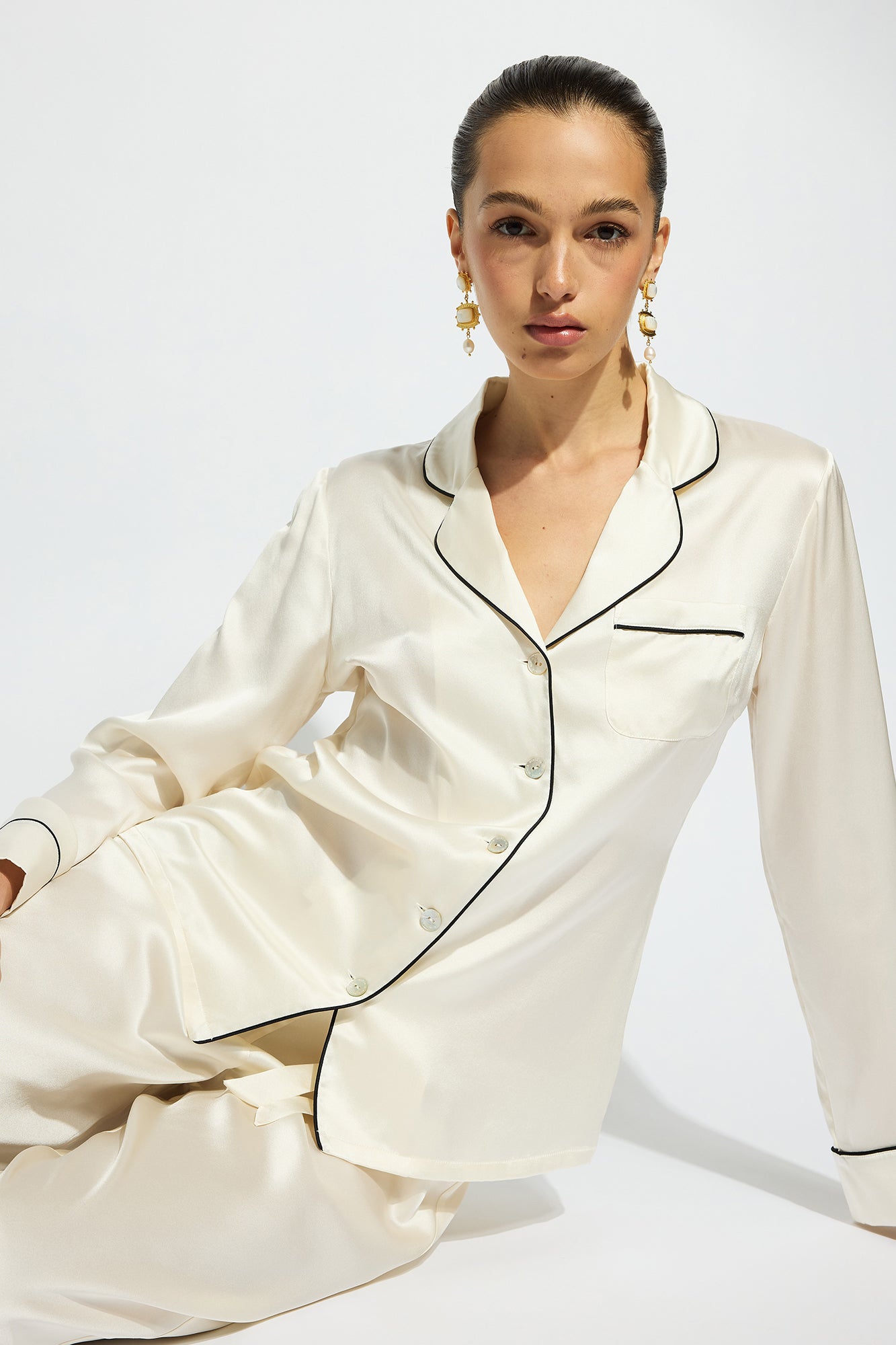 The Fine Finishes Pyjama By GINIA In Cream