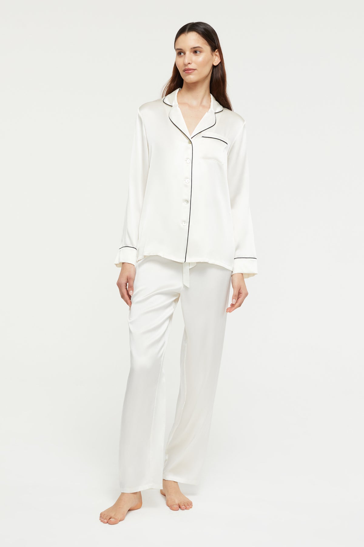 The Fine Finishes Pyjama By GINIA In Creme